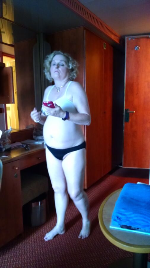 Free porn pics of chubby mature wife naked on cruise 7 of 34 pics
