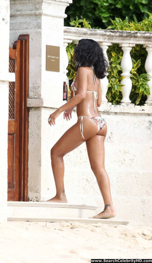Free porn pics of Rihanna Bikini Candids 5 of 10 pics