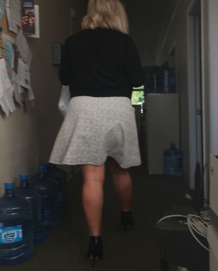 Free porn pics of Office whores 15 of 25 pics