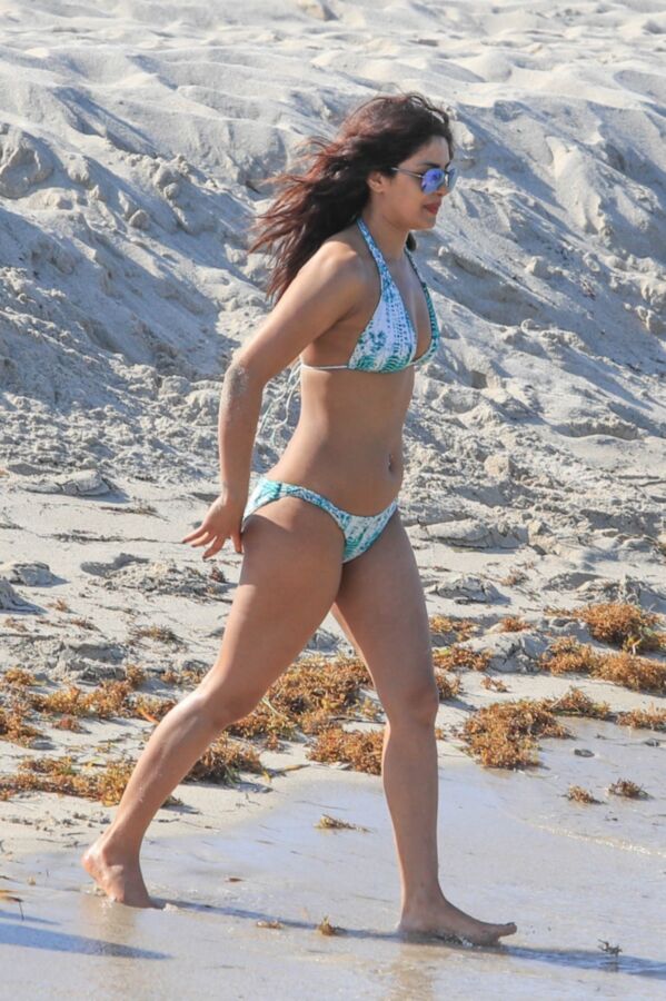 Free porn pics of Priyanka Chopra Swimming in a Bikini on a Miami Beach 7 of 61 pics