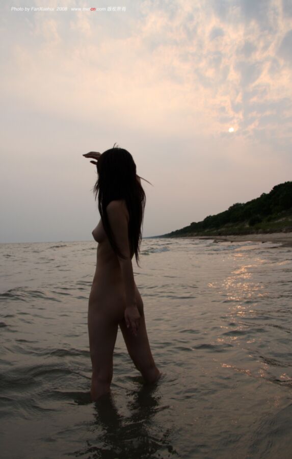 Free porn pics of Chinese Beauties - Guan W - Sunset at the Beach 7 of 36 pics