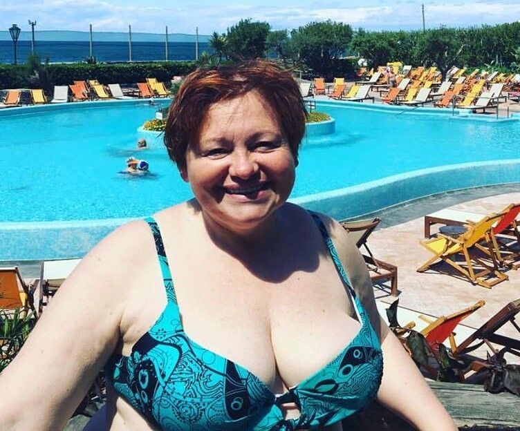 Free porn pics of  Busty Mature Women 22 of 24 pics