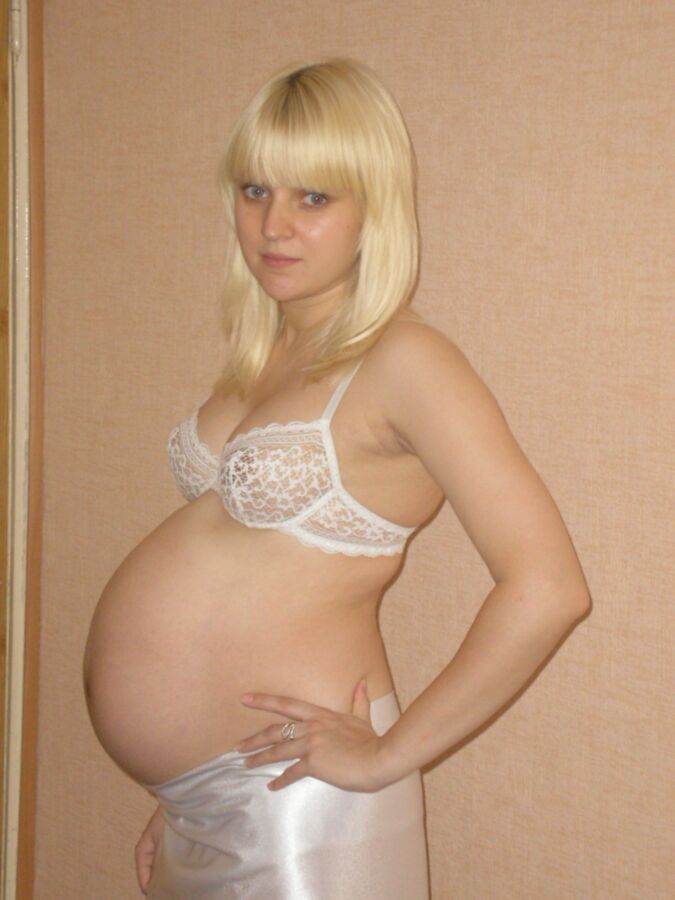 Free porn pics of shy blond pregnant teen 2 of 34 pics