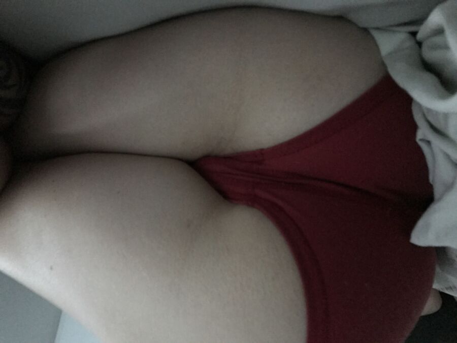 Free porn pics of Wife sleeping would you tap that? 6 of 6 pics