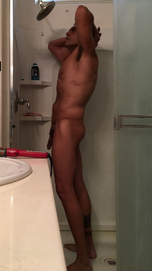 Free porn pics of Ricky nude in the shower 3 of 10 pics