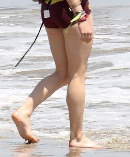 Free porn pics of Maisie Williams toes 12 of 12 pics