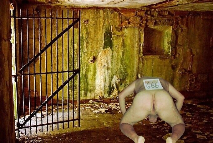 Free porn pics of slvesmac - locked up 4 of 11 pics