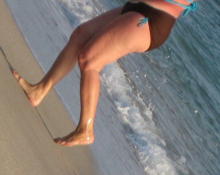 Free porn pics of HOT GRANNY beach candid 12 of 33 pics