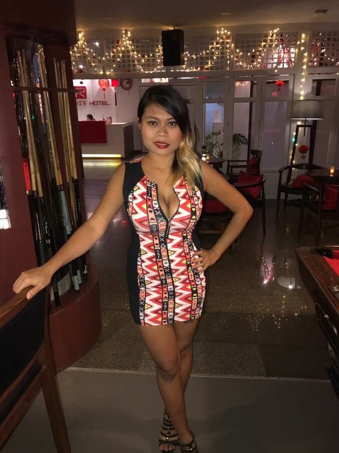 Free porn pics of Thai girl Koy, great boobs 2 of 11 pics