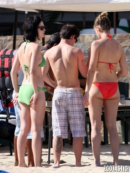 Free porn pics of Katy Perry - Green Bikini 12 of 32 pics