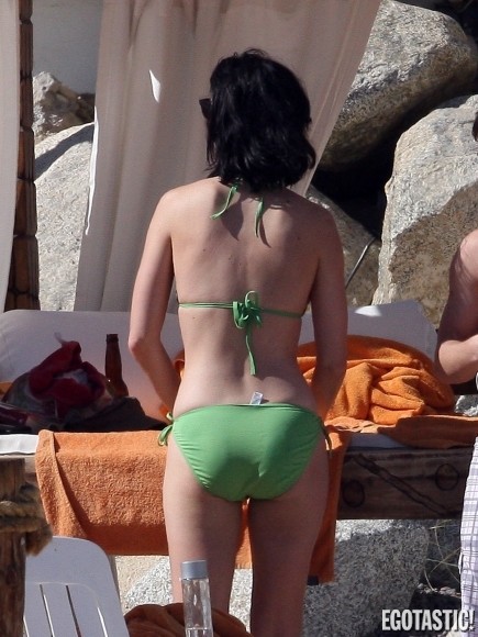 Free porn pics of Katy Perry - Green Bikini 8 of 32 pics