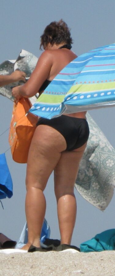 Free porn pics of So Hot Granny beach candid 10 of 12 pics