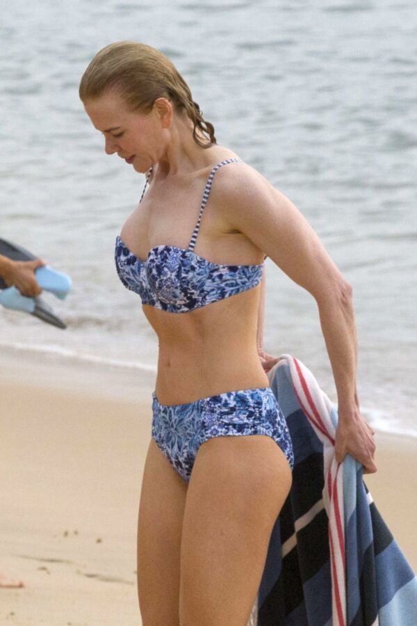 Free porn pics of Nicole Kidman - Bikini 9 of 12 pics