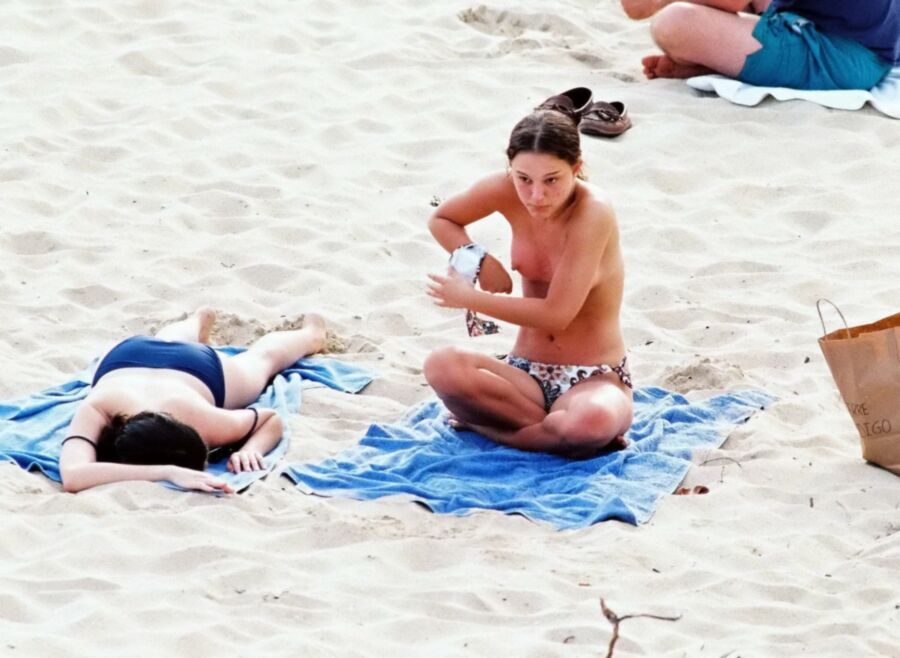 Free porn pics of Natalie Portman - Bikini then Topless 15 of 28 pics