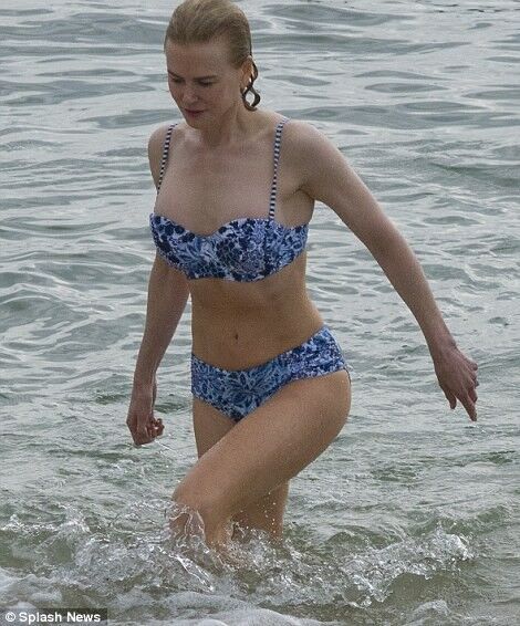 Free porn pics of Nicole Kidman - Bikini 7 of 12 pics