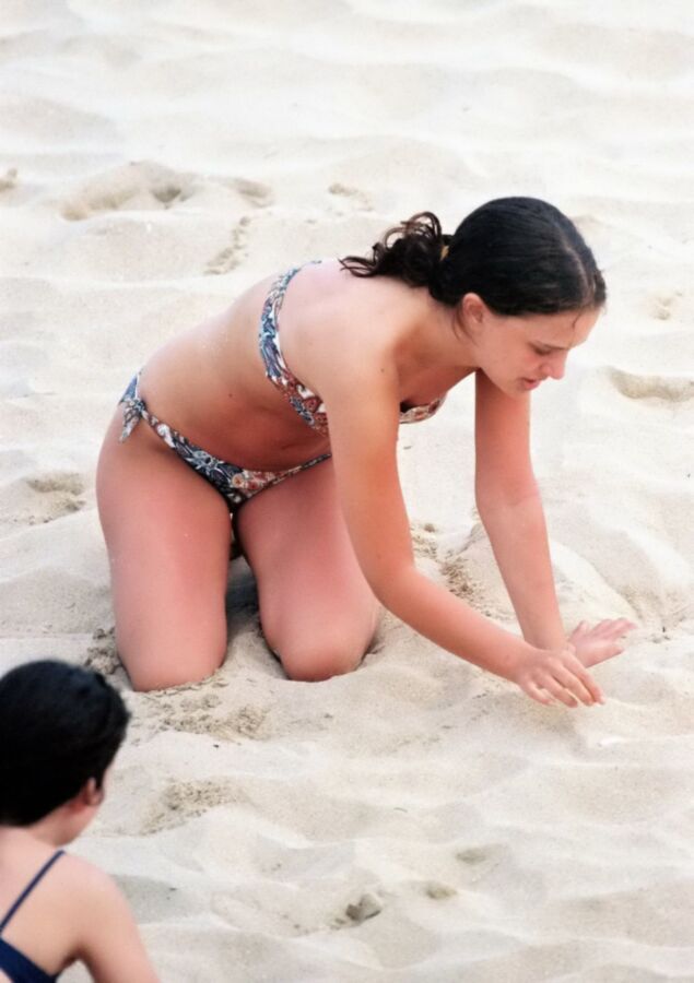 Free porn pics of Natalie Portman - Bikini then Topless 3 of 28 pics