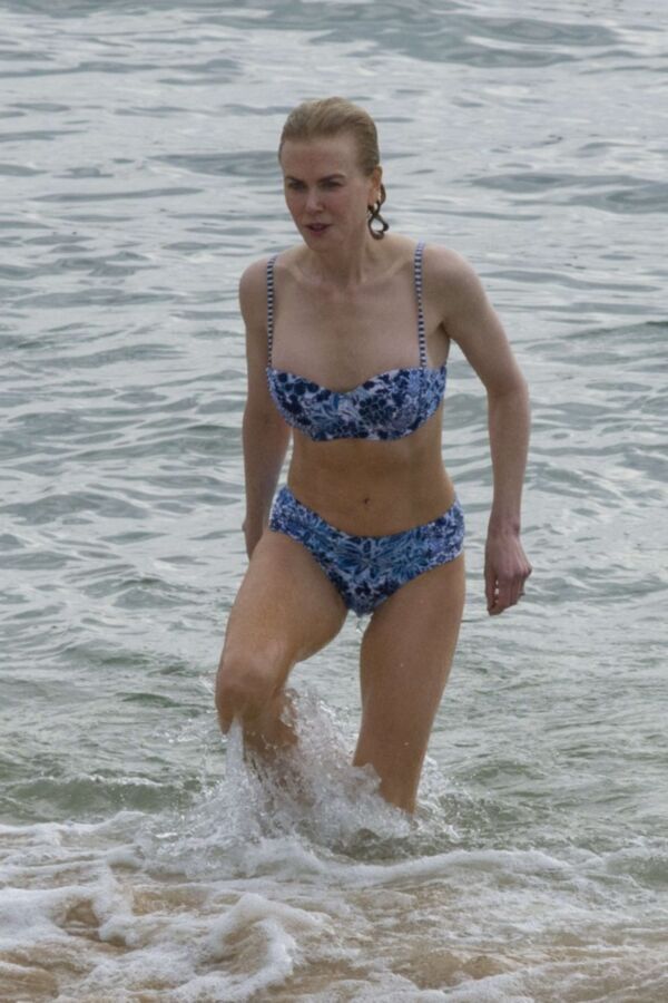 Free porn pics of Nicole Kidman - Bikini 5 of 12 pics