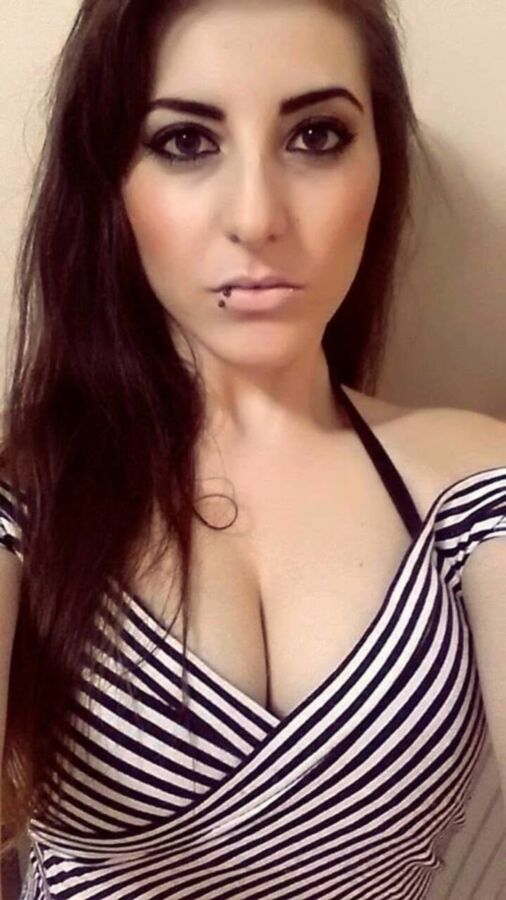 Another greek slut doin a threesome 3