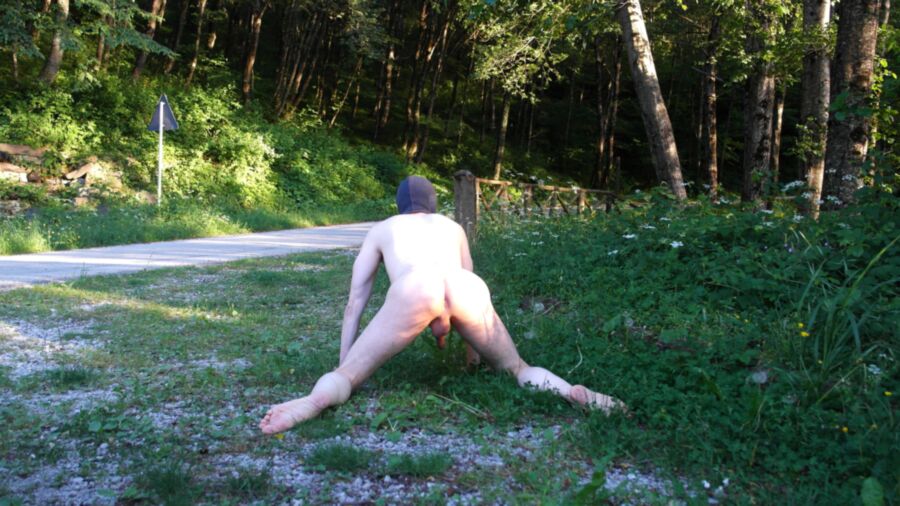 Free porn pics of naked/picnic 18 of 25 pics