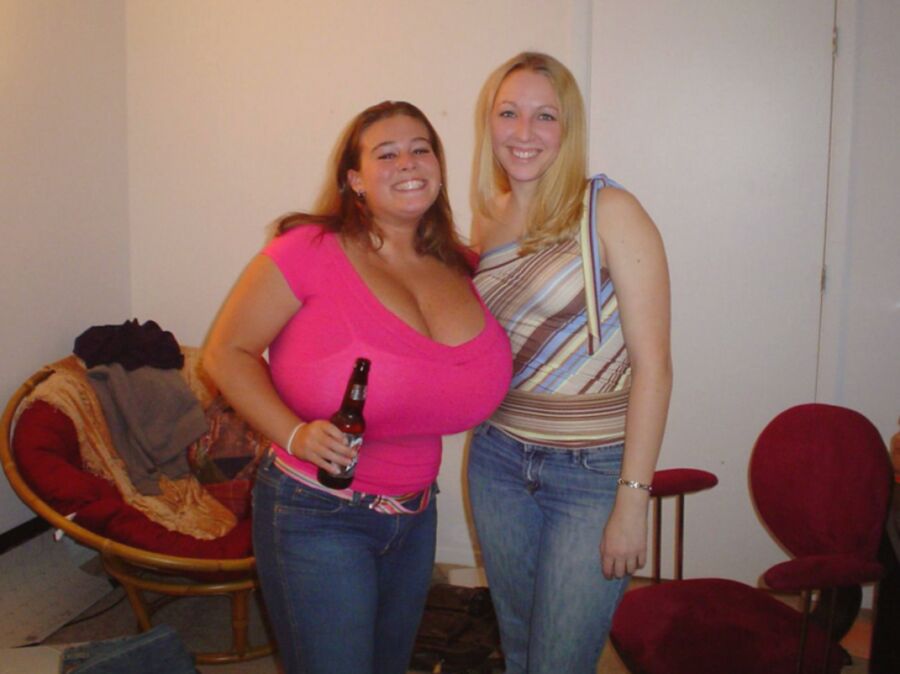 Free porn pics of fun with the fat knockers 1 of 50 pics