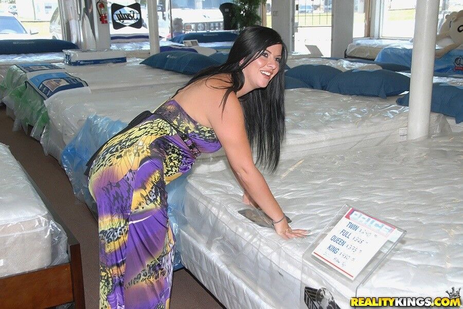 Free porn pics of Taryn Thomas breaking in mattress 10 of 549 pics