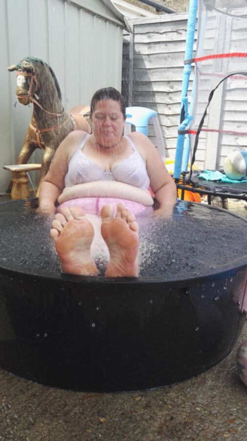 Free porn pics of wifes feet in paddling pool i love summer 1 of 10 pics