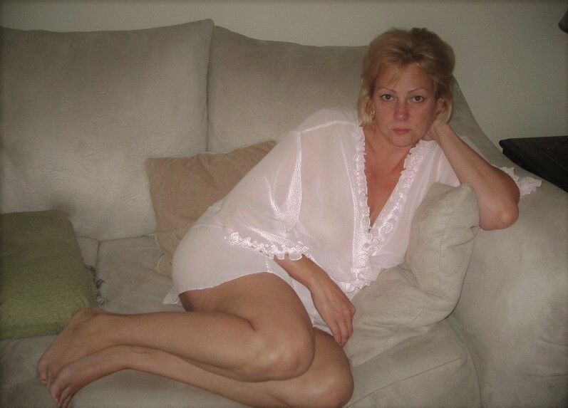 Free porn pics of Beautiful Mature Blonde 3 of 16 pics