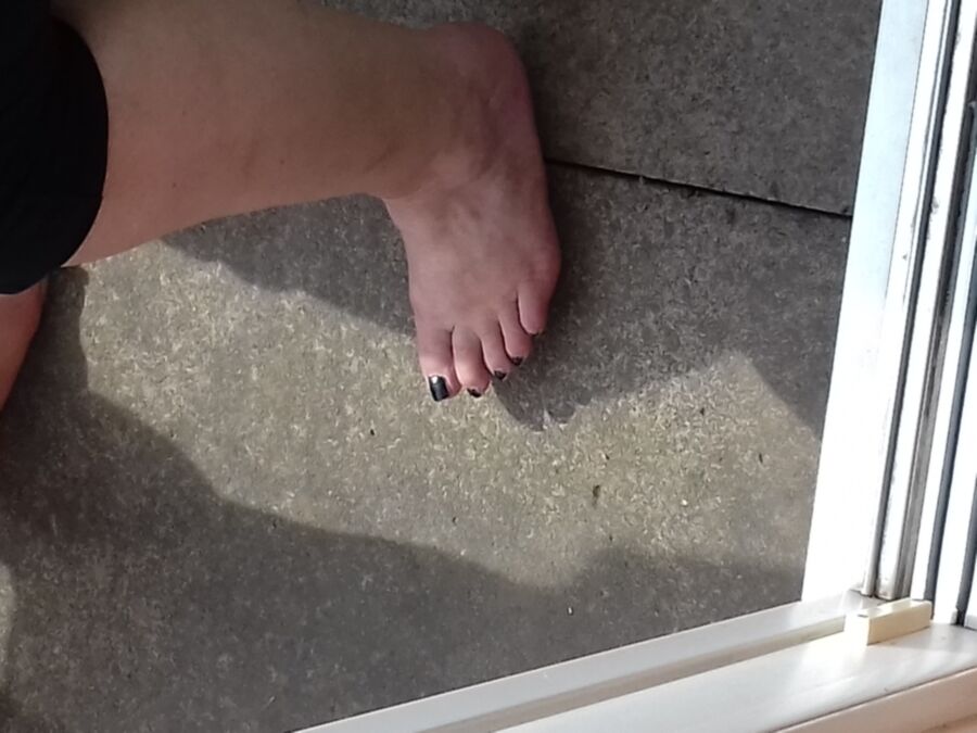 Free porn pics of Sexy mother in laws feet and legs 3 of 5 pics