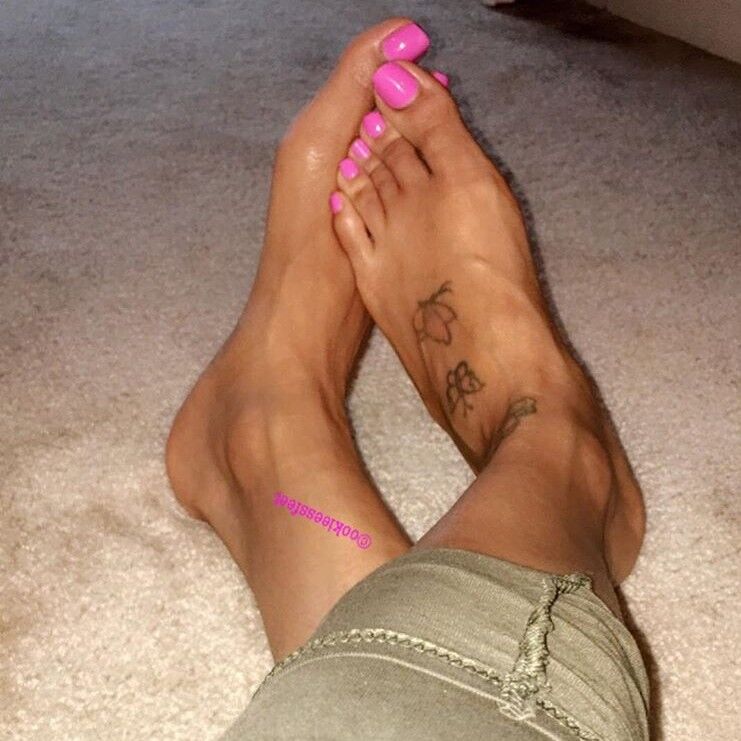 Free porn pics of Cookieess Perfect Feet 15 of 133 pics