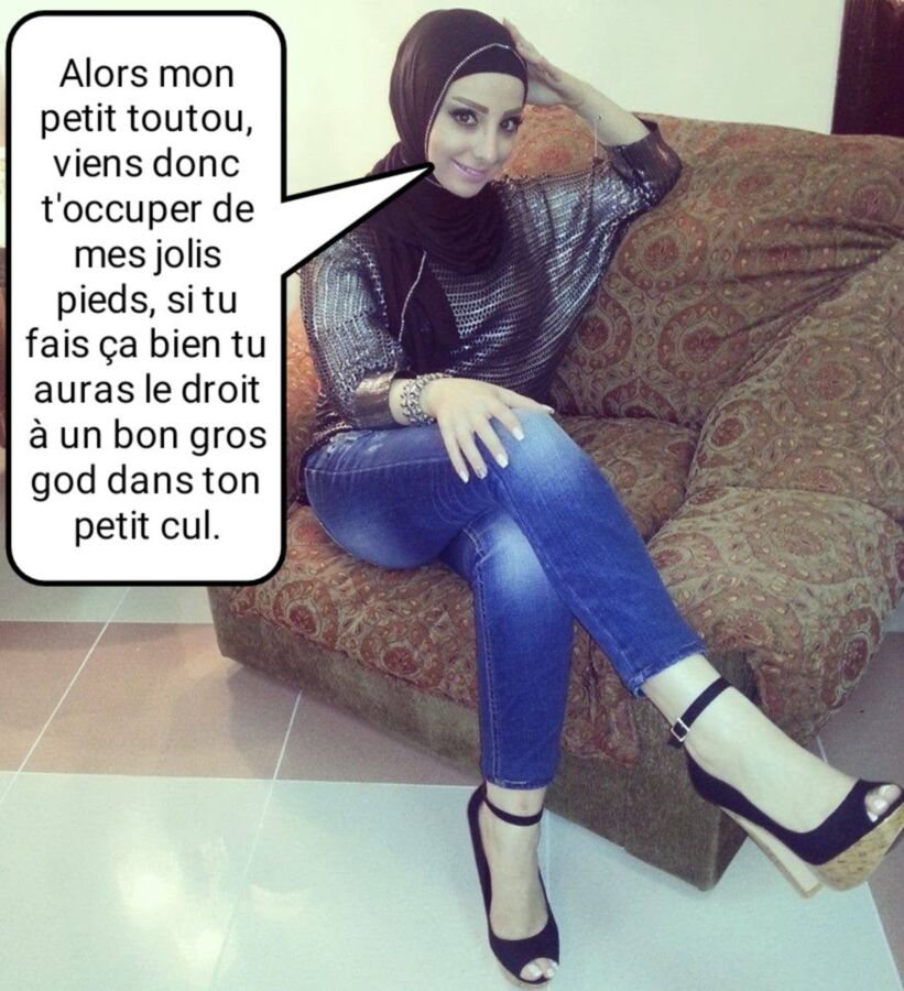 Free porn pics of French caption (Français) musulmanes voilées dominatrices. 4 of 5 pics