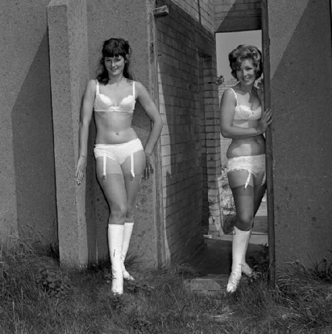 Free porn pics of UK Vintage Stockings Model Nicola Taylor 3 of 244 pics