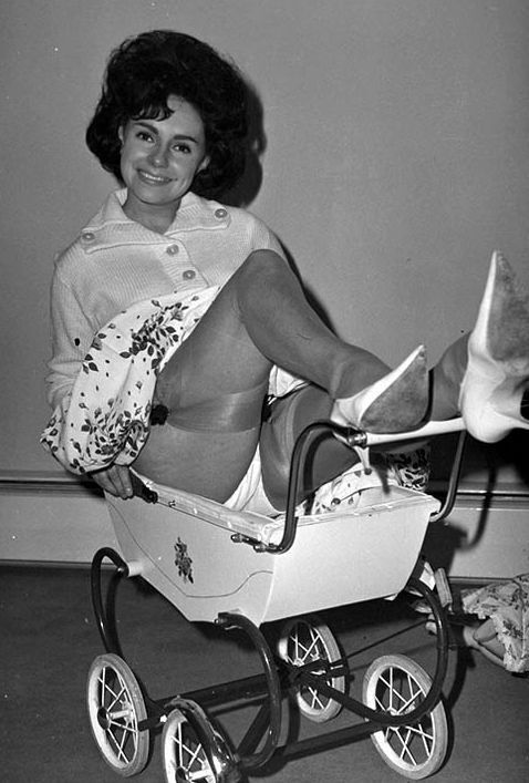 Free porn pics of UK Vintage Stockings Model Ros Stuart 16 of 137 pics