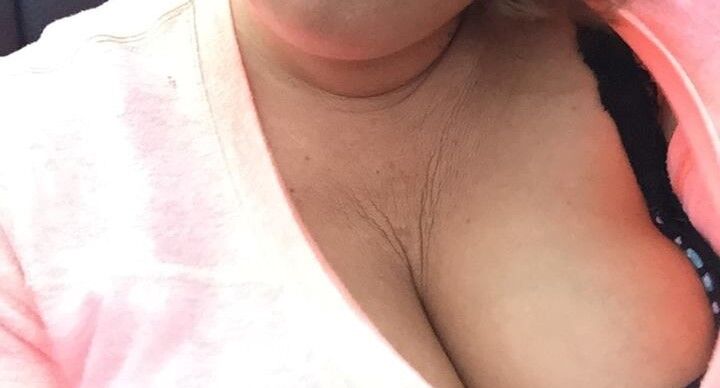 Free porn pics of Cleavage and Tits 8 of 8 pics