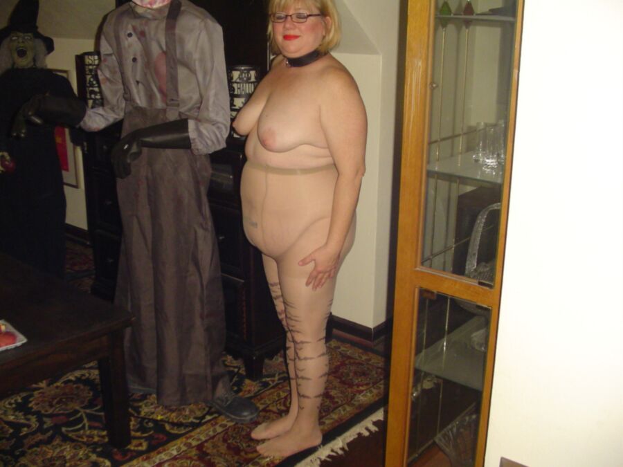 Free porn pics of old old slut in costume 12 of 58 pics