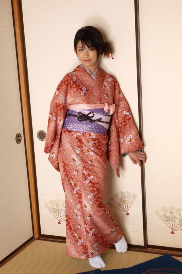 Free porn pics of kimono girl Saki Okuda 6 of 40 pics