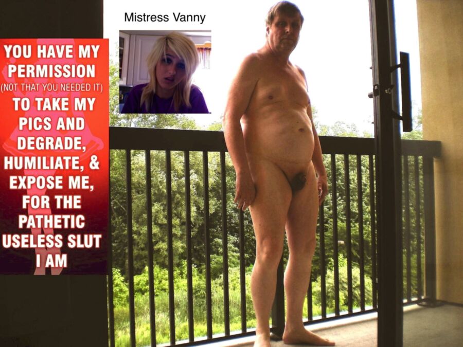 Free porn pics of whore Barry : property of Vanny 3 of 13 pics