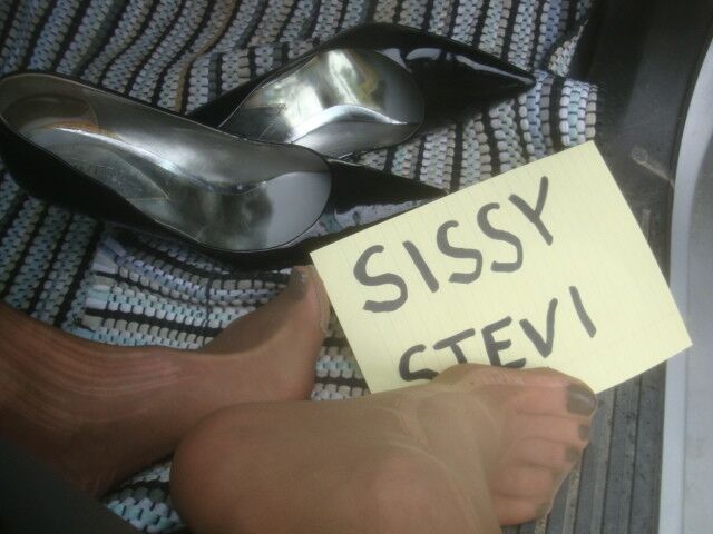 Free porn pics of SISSY STEVI LOVES PANTYHOSE AND SHINY HEELS 4 of 22 pics