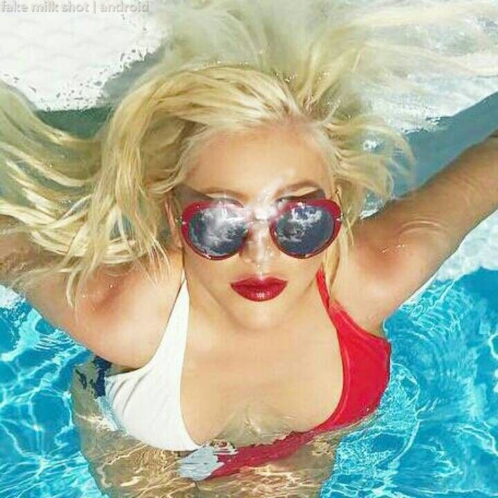 Free porn pics of Christina Aguilera facials 16 of 21 pics