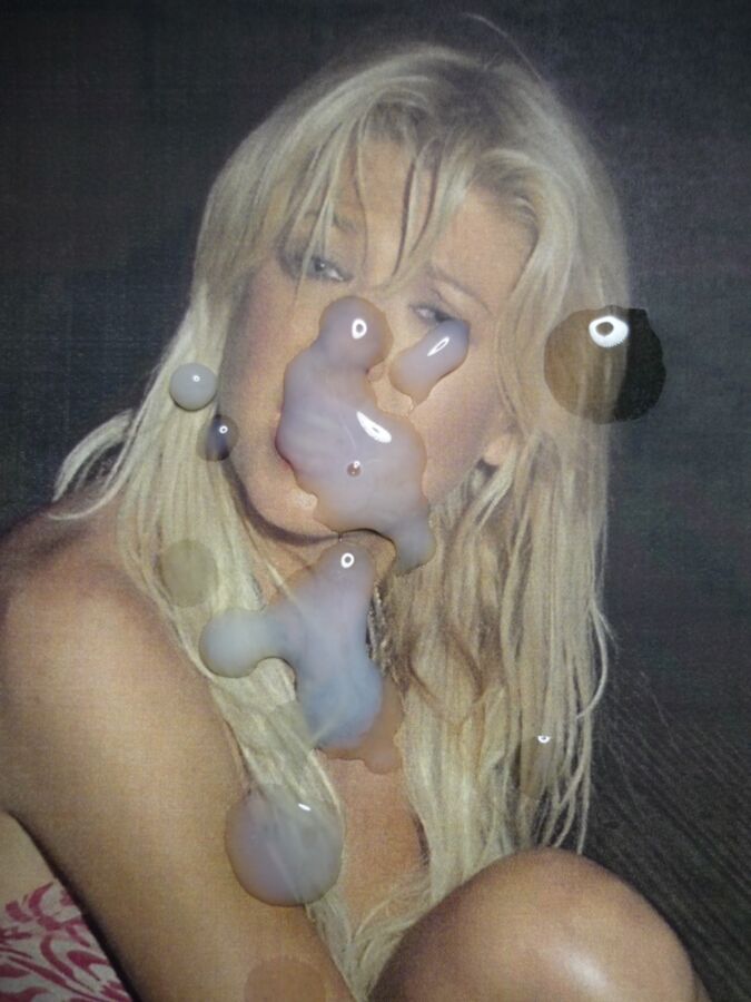 Free porn pics of Drunk Tara Reid catches my load in her big mouth 6 of 11 pics