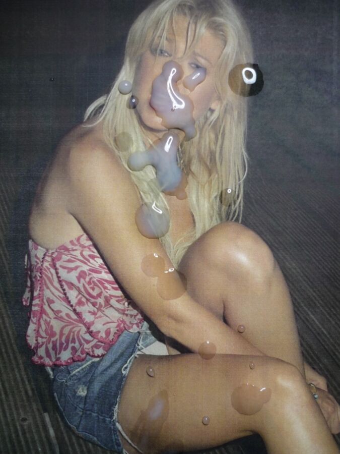 Free porn pics of Drunk Tara Reid catches my load in her big mouth 7 of 11 pics