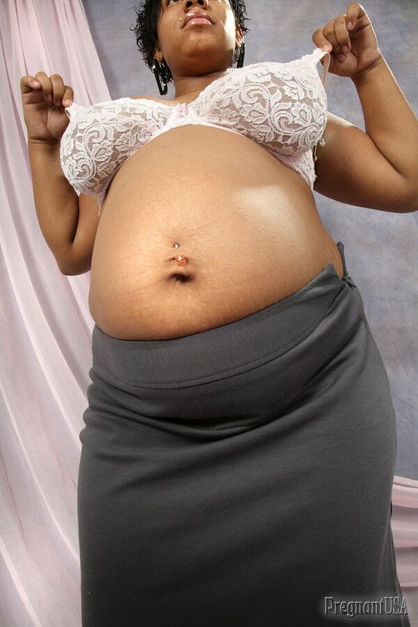 Free porn pics of Black Pregnant tits 3 of 26 pics