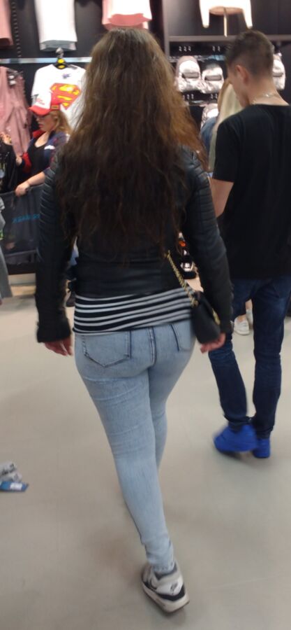 Free porn pics of creepshot phat ass  7 of 32 pics