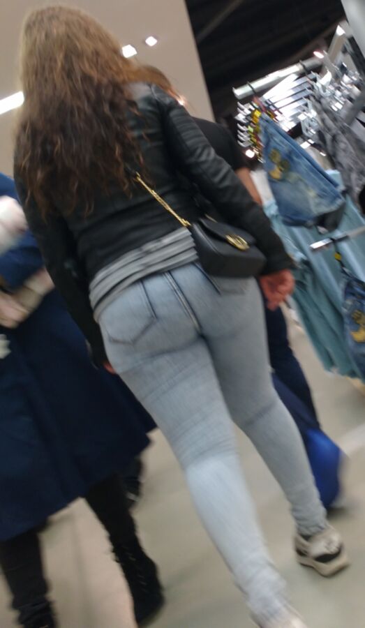 Free porn pics of creepshot phat ass  15 of 32 pics