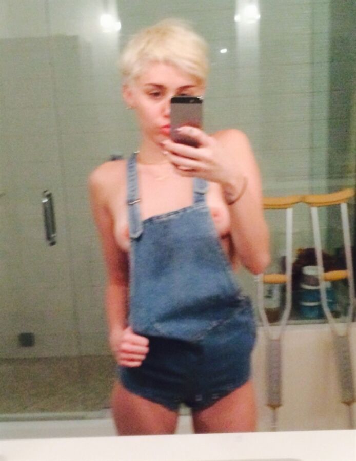 Free porn pics of More Miley Cyrus 6 of 10 pics