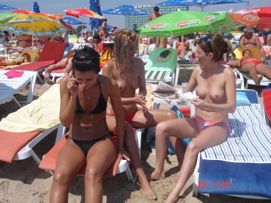 Free porn pics of Friends at the beach 9 of 16 pics