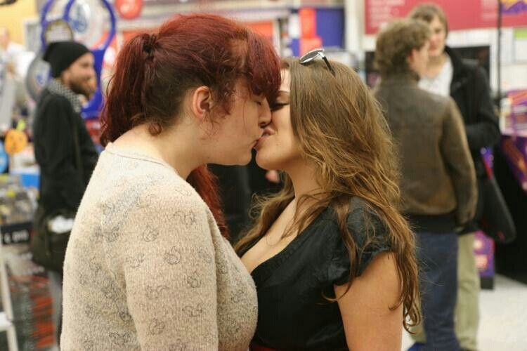 Free porn pics of kissing cute lesbians or straight bbw 8 of 17 pics