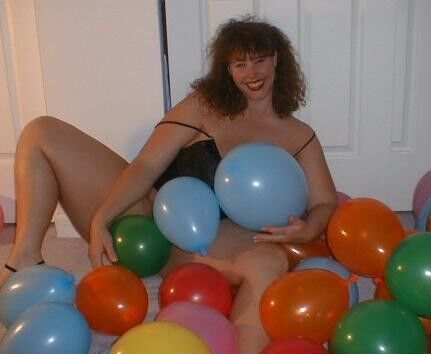 Free porn pics of BBW Princess with Balloons 1 of 6 pics