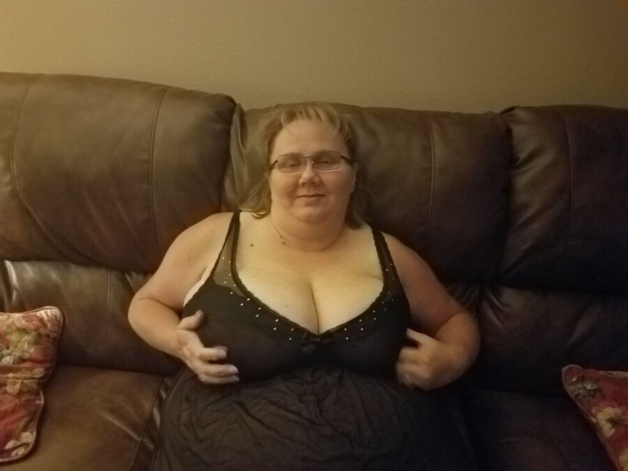 Free porn pics of BBW Busty Wench new! 6 of 20 pics