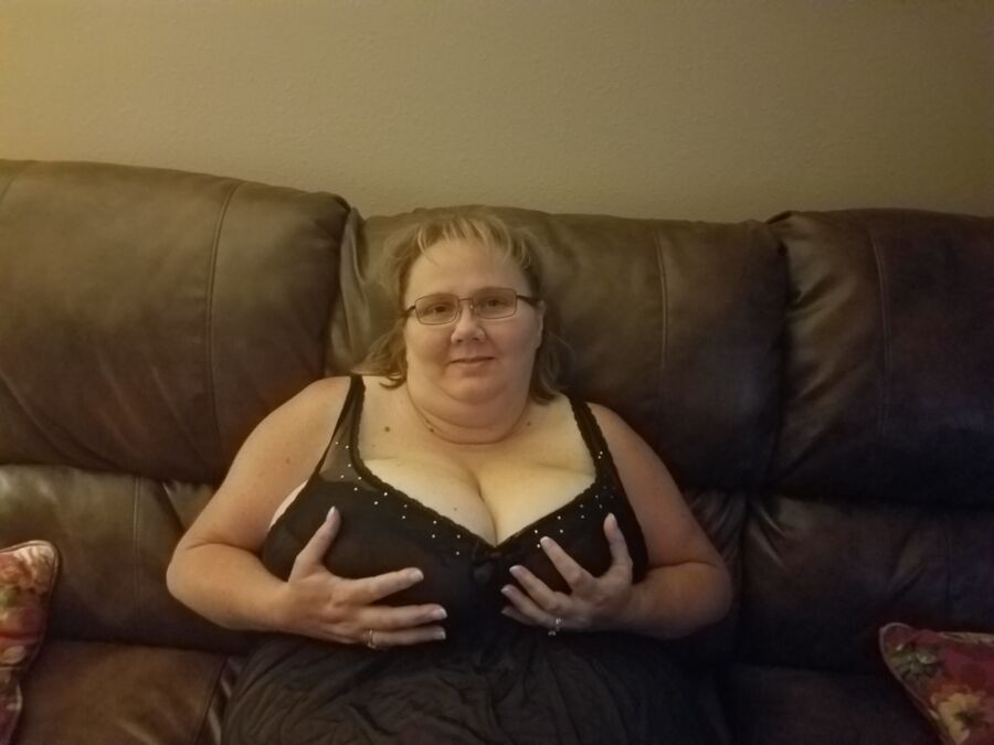 Free porn pics of BBW Busty Wench new! 7 of 20 pics