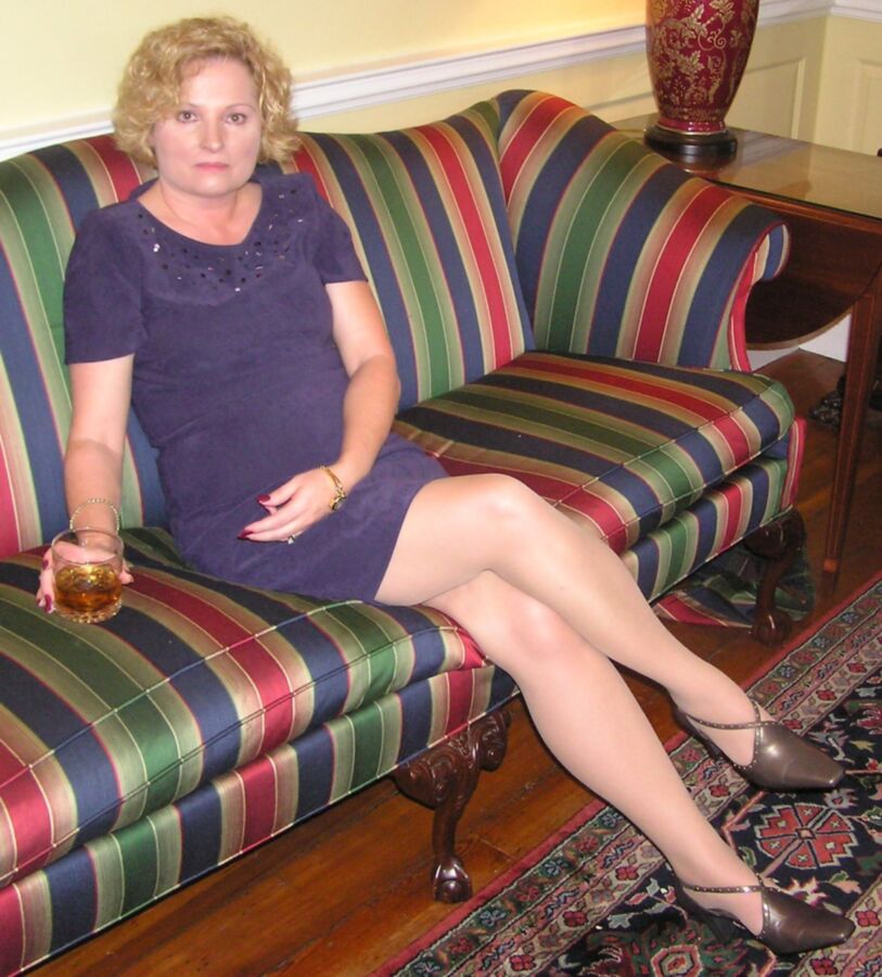 Free porn pics of chubby mature wife nude in pantyhose 24 of 52 pics